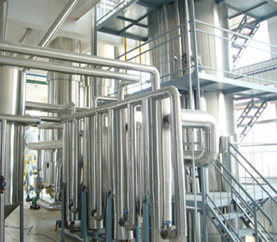 What are the wastes of palm oil refineries?