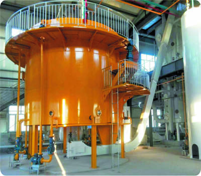 Solvent extraction of edible oil: direct extraction and pre-press extraction