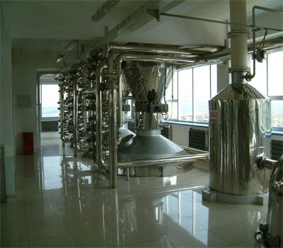 Decolorization of edible oil